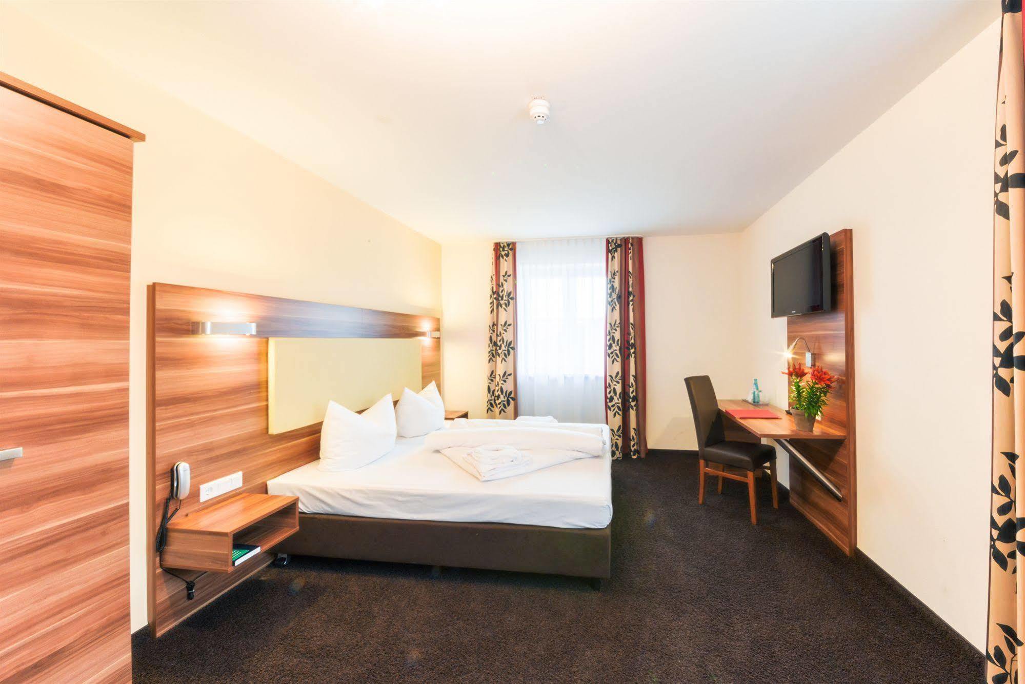 Abasto Hotel & Spa Maisach Maisach  Kültér fotó