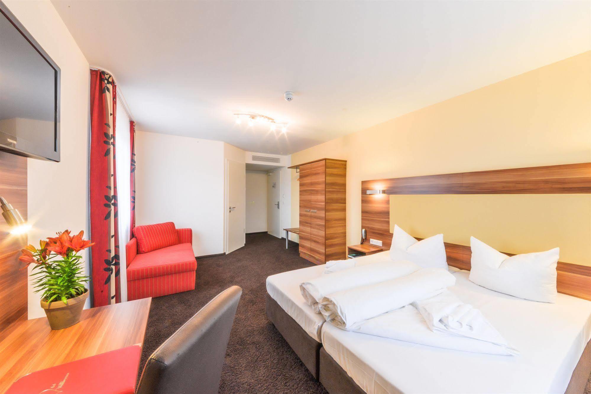 Abasto Hotel & Spa Maisach Maisach  Kültér fotó