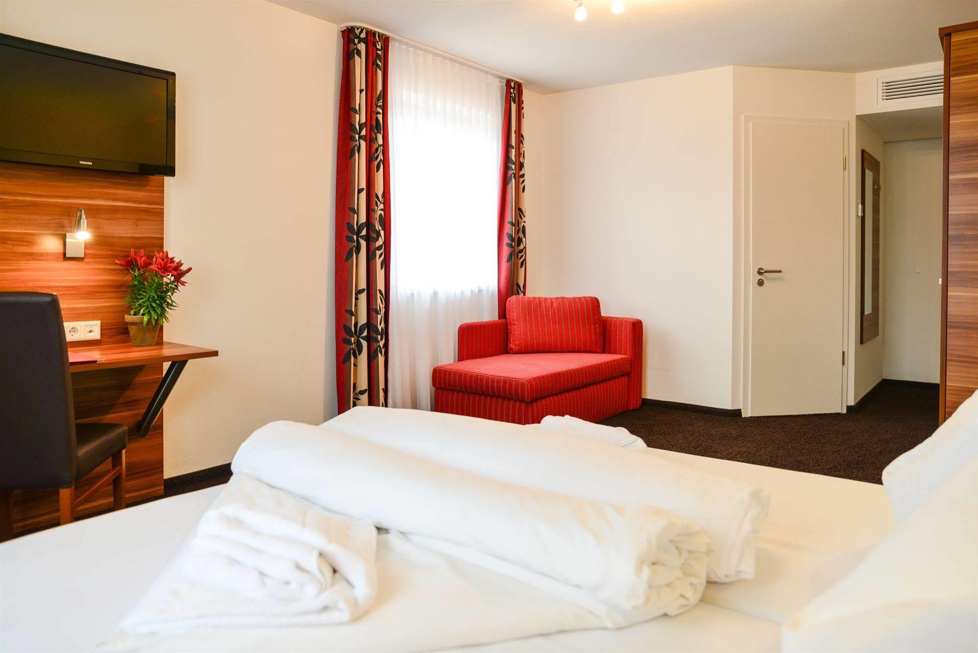 Abasto Hotel & Spa Maisach Maisach  Kültér fotó